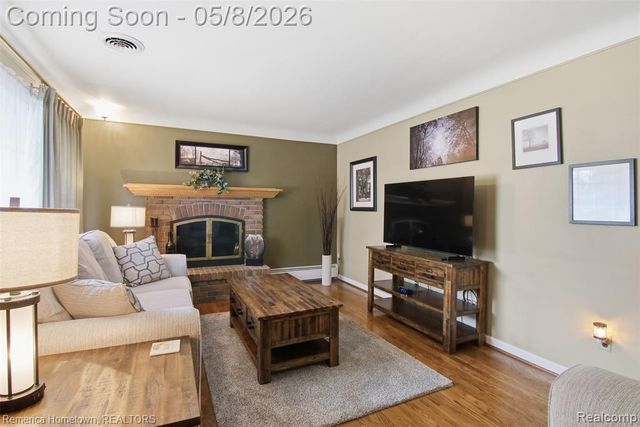 11337 Kennebec Avenue, Allen Park, MI 48101