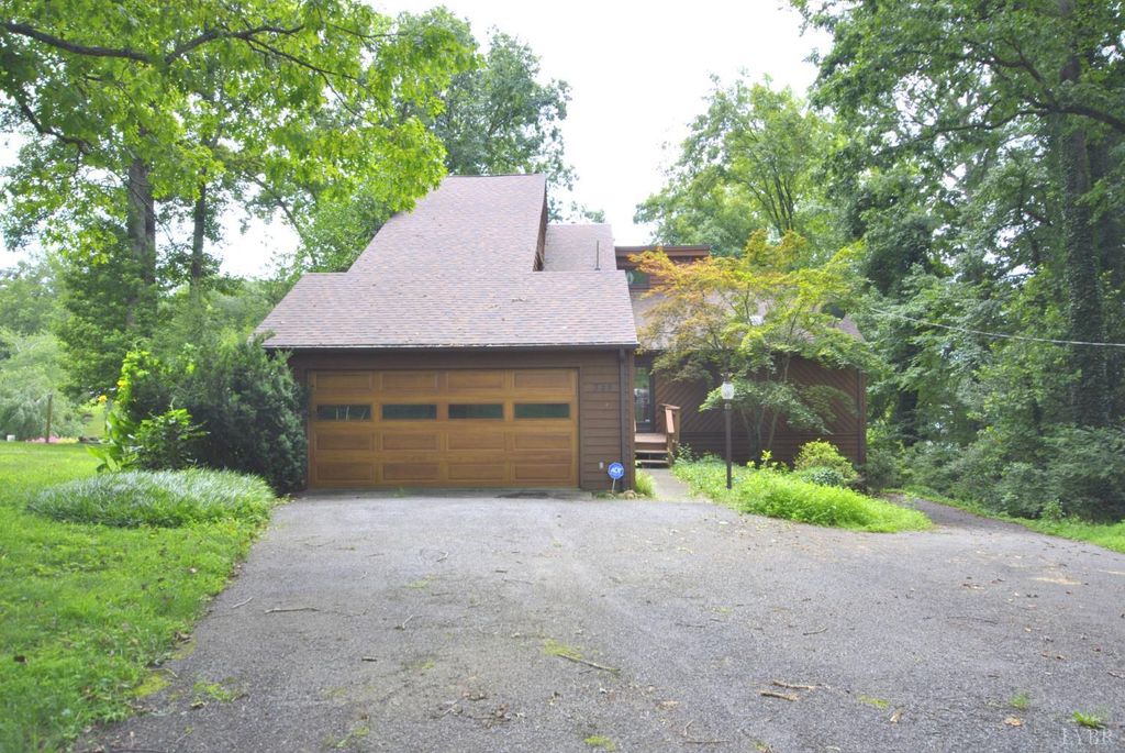 348 Timberlake Drive, Lynchburg, VA 24502