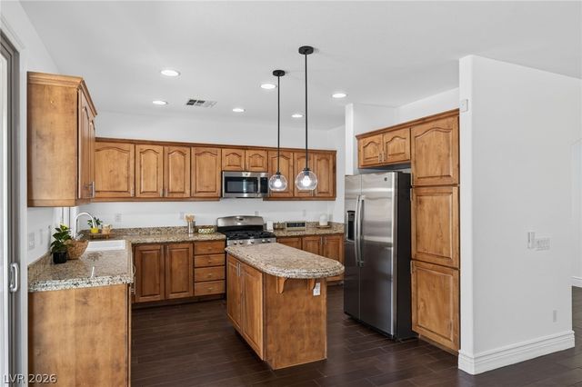 176 BROKEN PUTTER Way, Las Vegas, NV 89148