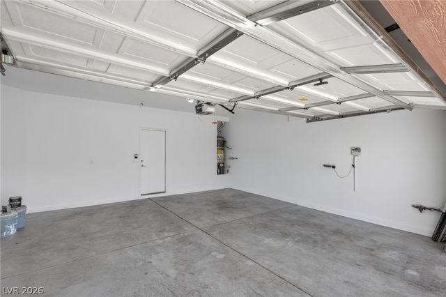 176 BROKEN PUTTER Way, Las Vegas, NV 89148