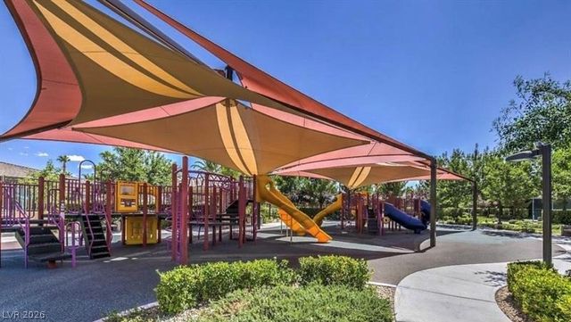 176 BROKEN PUTTER Way, Las Vegas, NV 89148