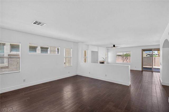 176 BROKEN PUTTER Way, Las Vegas, NV 89148
