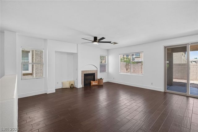 176 BROKEN PUTTER Way, Las Vegas, NV 89148