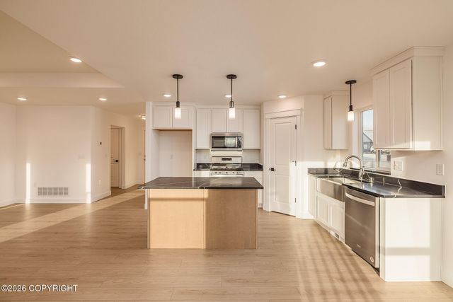 2651 N Cottage Hill Drive, Palmer, AK 99645