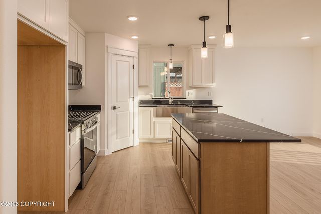 2651 N Cottage Hill Drive, Palmer, AK 99645