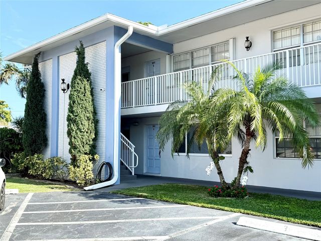 4111 NE 21st Way 201, Lighthouse Point, FL 33064