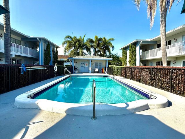 4111 NE 21st Way 201, Lighthouse Point, FL 33064