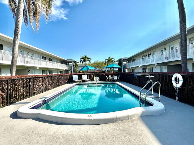4111 NE 21st Way 201, Lighthouse Point, FL 33064
