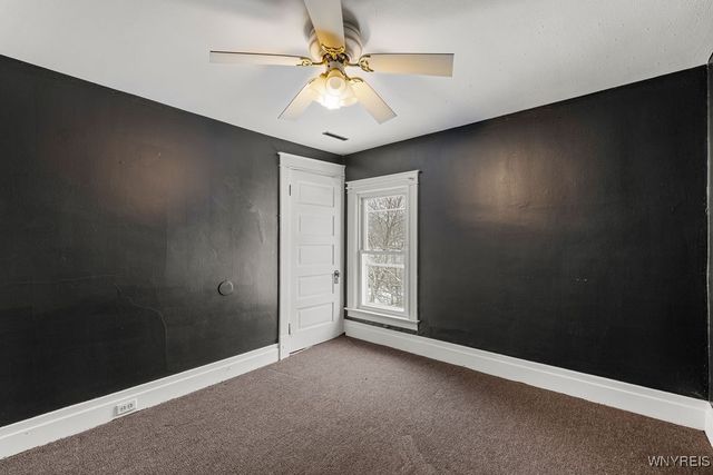 2488 Whitney Avenue, Niagara Falls, NY 14301