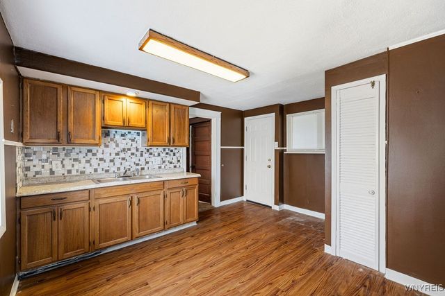 2488 Whitney Avenue, Niagara Falls, NY 14301