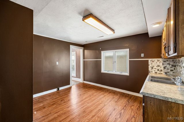 2488 Whitney Avenue, Niagara Falls, NY 14301