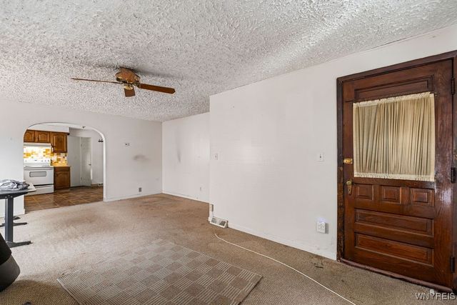 2488 Whitney Avenue, Niagara Falls, NY 14301