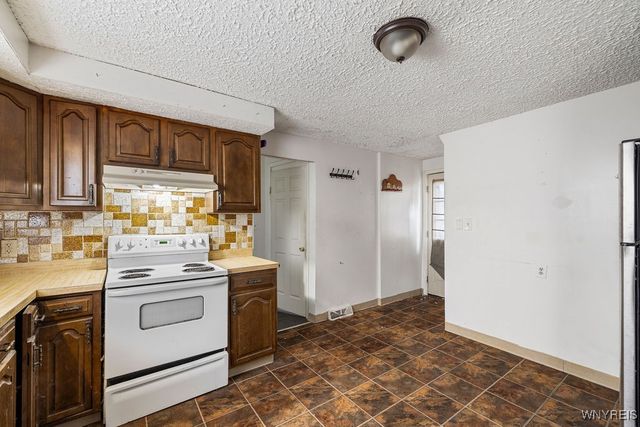 2488 Whitney Avenue, Niagara Falls, NY 14301