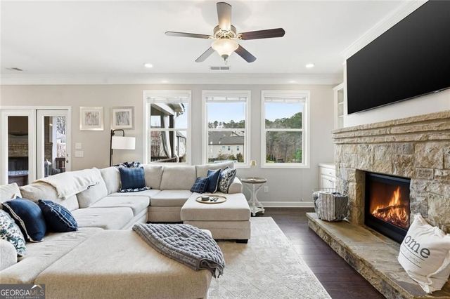 435 Hathaway Avenue, Woodstock, GA 30188