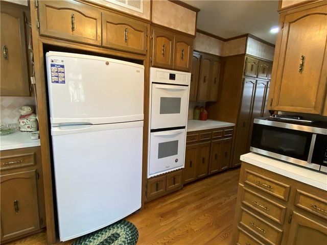 11 Skyline Drive, Adrian, MO 64720