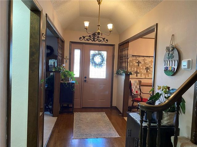 11 Skyline Drive, Adrian, MO 64720