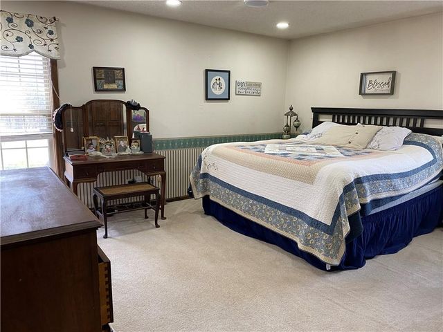 11 Skyline Drive, Adrian, MO 64720