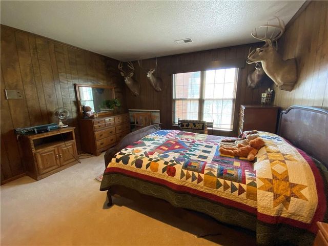 11 Skyline Drive, Adrian, MO 64720