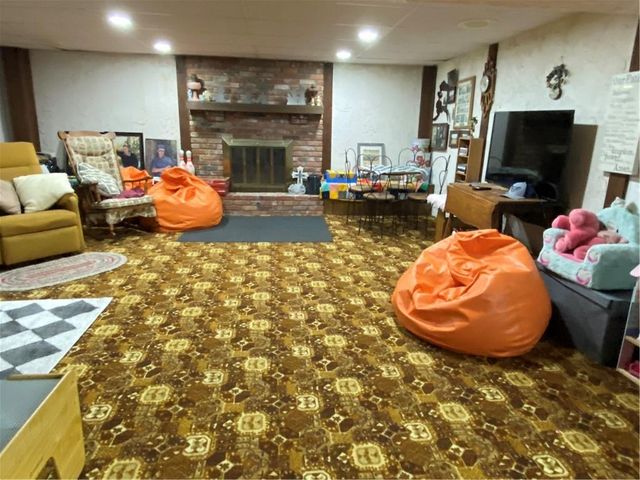 11 Skyline Drive, Adrian, MO 64720