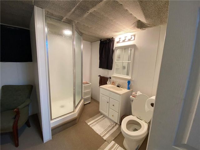 11 Skyline Drive, Adrian, MO 64720