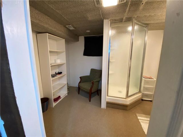 11 Skyline Drive, Adrian, MO 64720