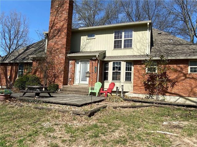 11 Skyline Drive, Adrian, MO 64720