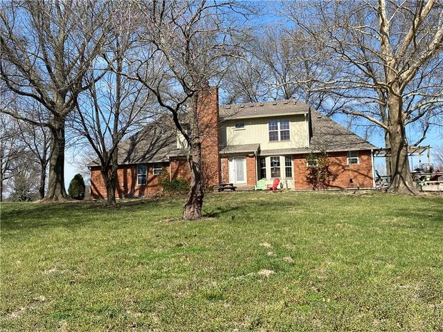 11 Skyline Drive, Adrian, MO 64720