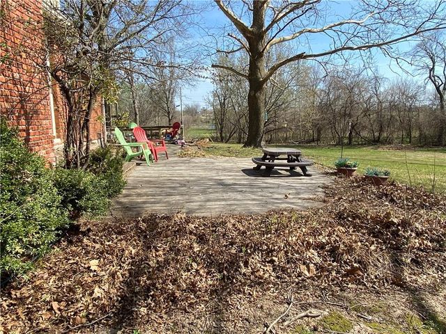 11 Skyline Drive, Adrian, MO 64720