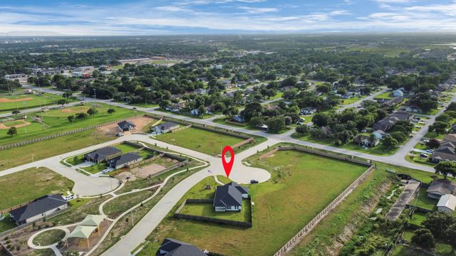 3306 Creekside Court, Texas City, TX 77590