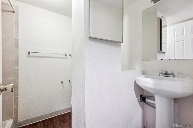 17693 E Loyola Drive E, Aurora, CO 80013