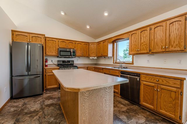 3317 Westmoor Drive, Moorhead, MN 56560
