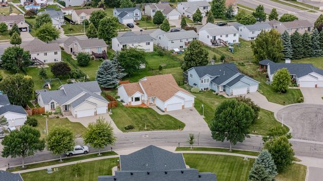3317 Westmoor Drive, Moorhead, MN 56560