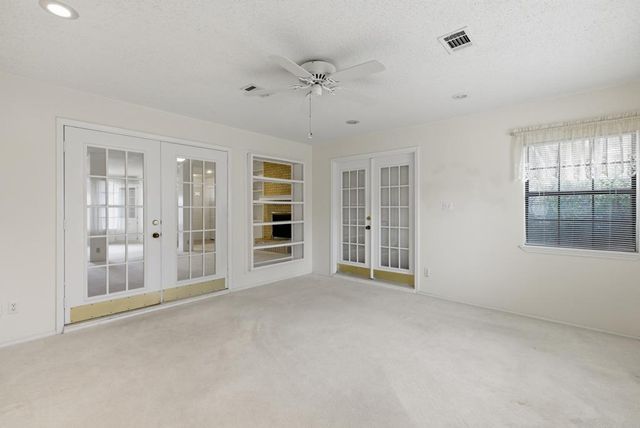 205 Sunshine DR, Georgetown, TX 78628