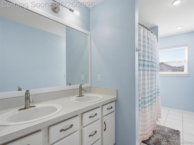 4974 Menominee Lane, Independence Charter Township, MI 48348
