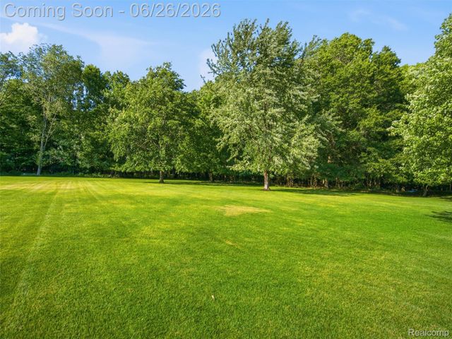 4974 Menominee Lane, Independence Charter Township, MI 48348