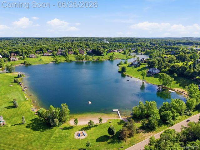 4974 Menominee Lane, Independence Charter Township, MI 48348