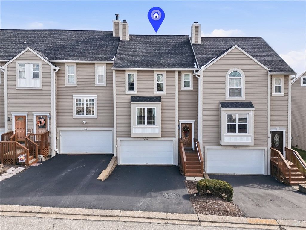 2657 Hunters Point Drive, Franklin Park, PA 15090