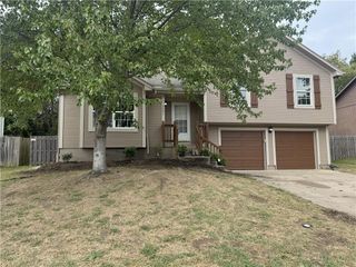 2521 NW Richard Street, Blue Springs, MO 64015