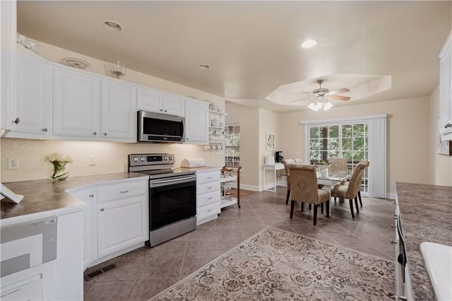 16 Bromyard Lane, Bella Vista, AR 72714
