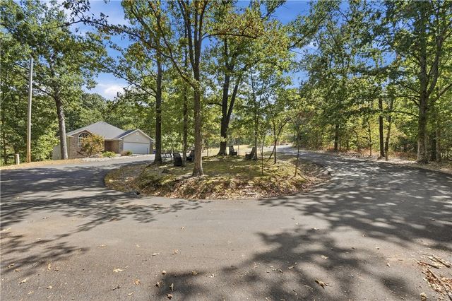 16 Bromyard Lane, Bella Vista, AR 72714