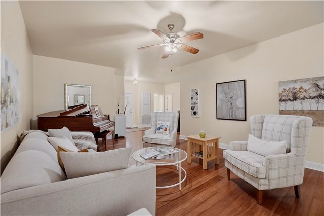 16 Bromyard Lane, Bella Vista, AR 72714