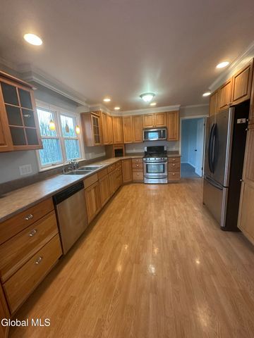 25 Kling Terrace, Voorheesville, NY 12186