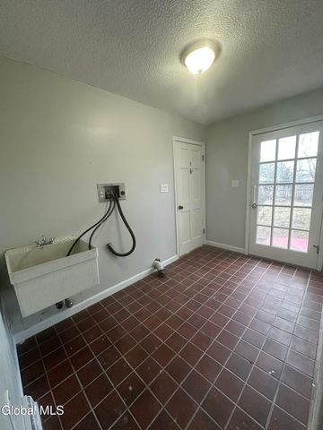 25 Kling Terrace, Voorheesville, NY 12186