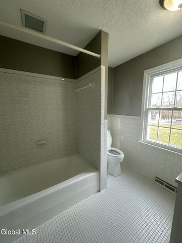 25 Kling Terrace, Voorheesville, NY 12186