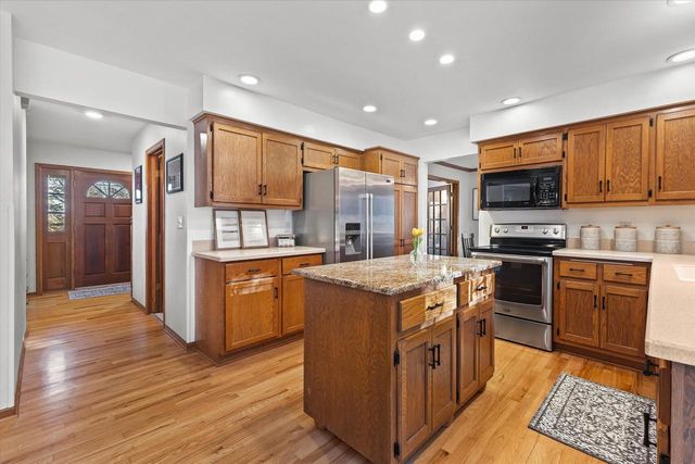 N6119 Willow CIRCLE, Sullivan, WI 53178