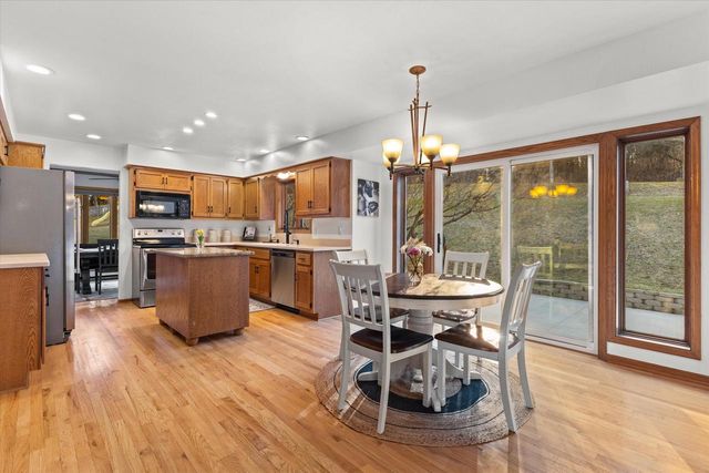 N6119 Willow CIRCLE, Sullivan, WI 53178