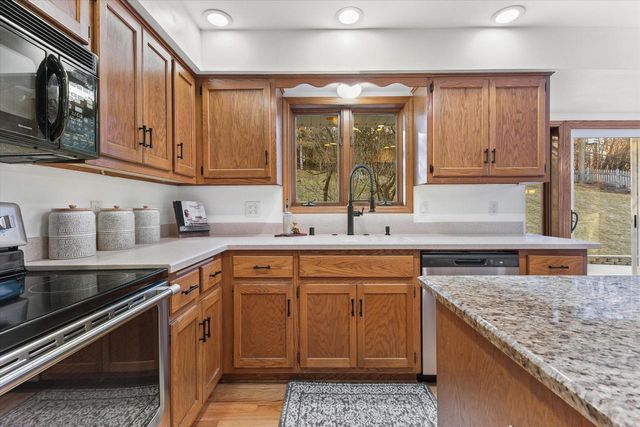 N6119 Willow CIRCLE, Sullivan, WI 53178