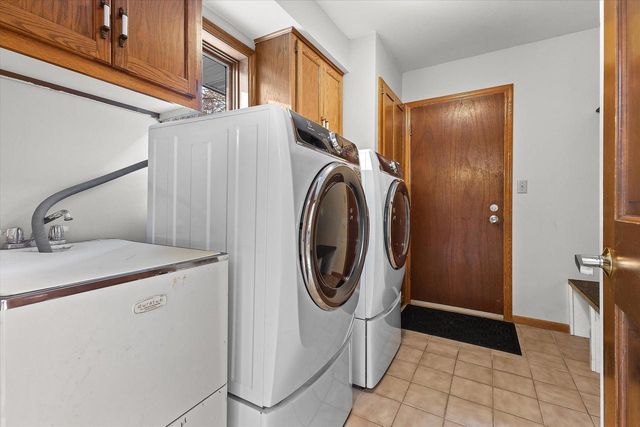 N6119 Willow CIRCLE, Sullivan, WI 53178