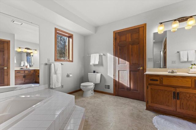 N6119 Willow CIRCLE, Sullivan, WI 53178