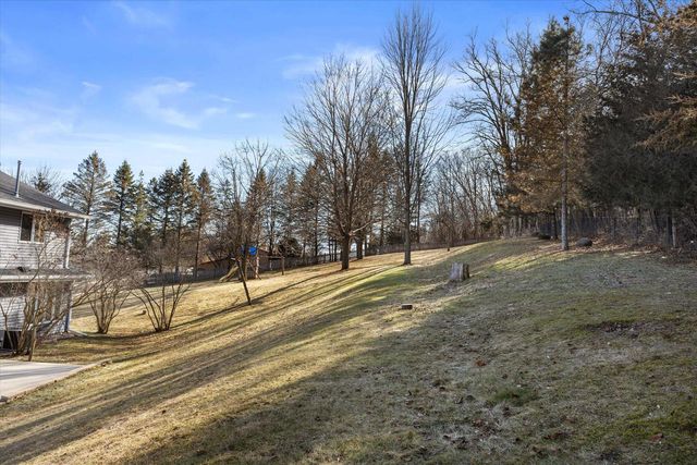 N6119 Willow CIRCLE, Sullivan, WI 53178